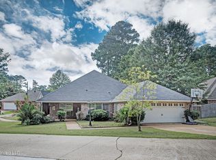106 Bay Pointe Pl, Brandon, MS 39047