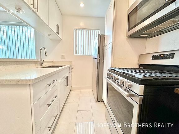 4th image of 1315 N June St #105