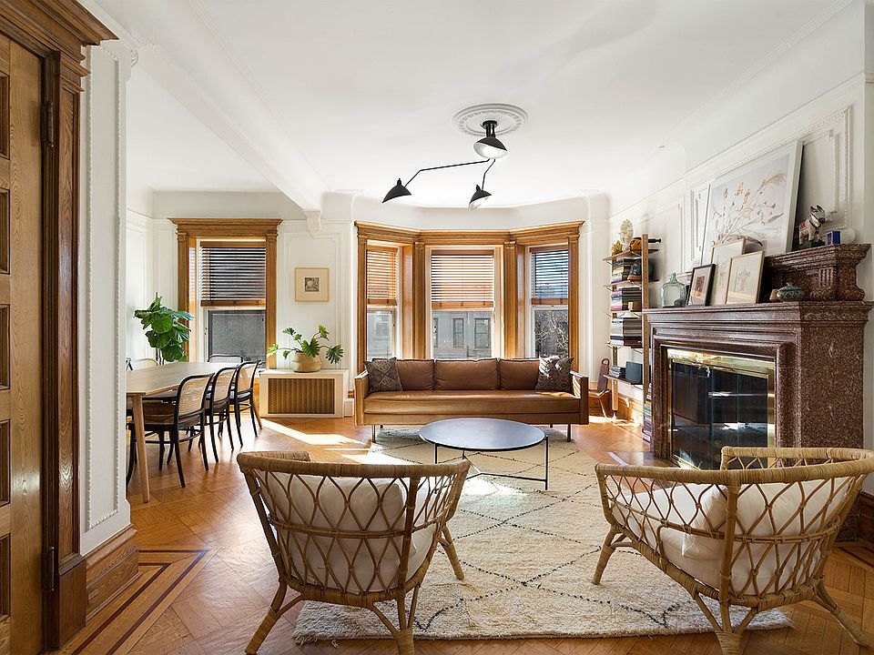 1st image of 561 1st St #2