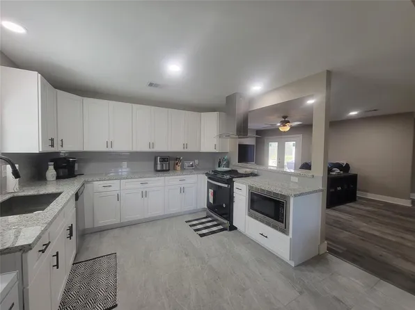 11123 Sherry Lane, Houston, TX 77041