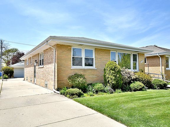 2nd image of 4836 N Nordica Ave