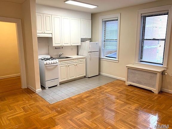 2nd image of 65 Lincoln Blvd APT B10