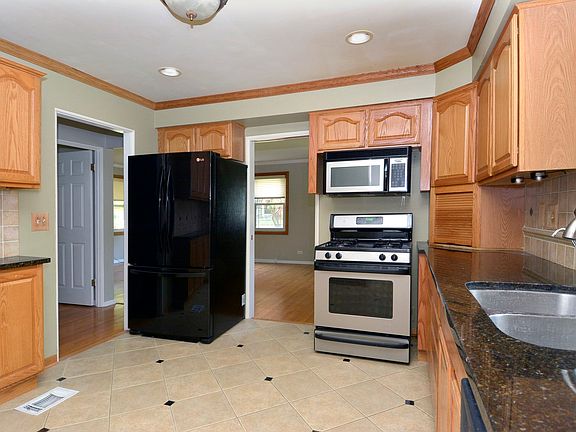 4th image of 7 N Reuter Dr