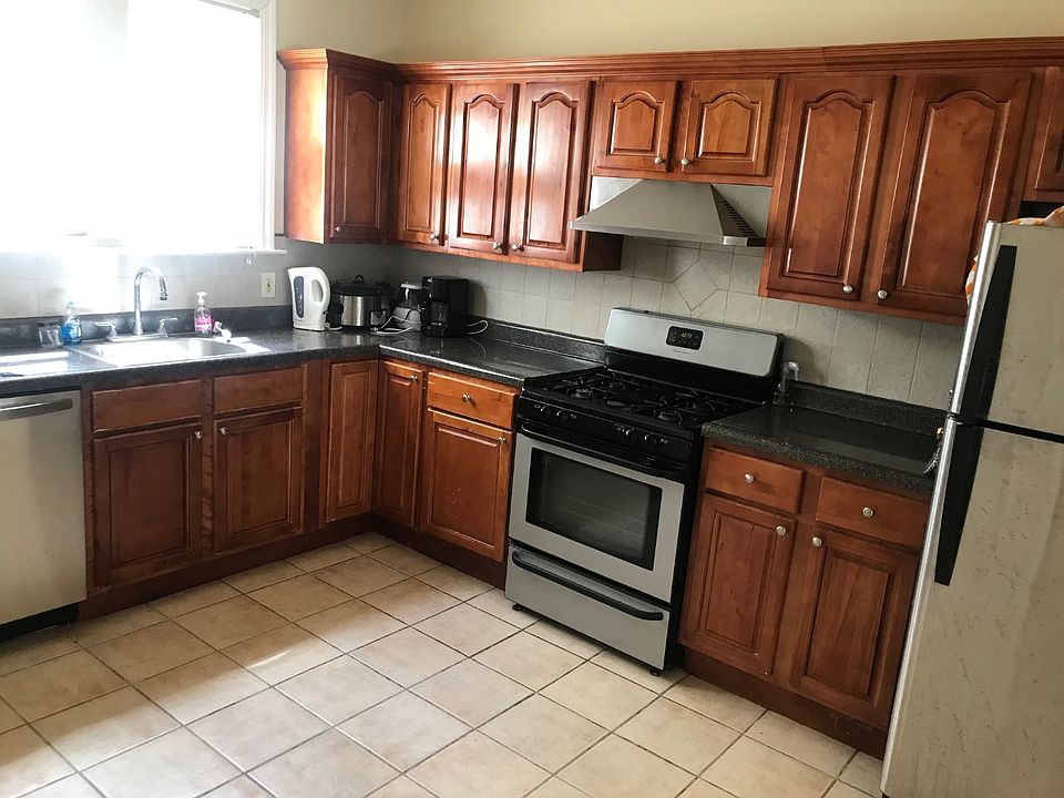 1st image of 412 4th St #1