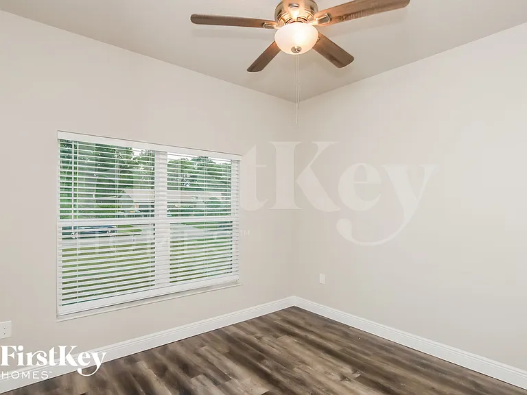 926 Braganza Ave SE — Photo 10