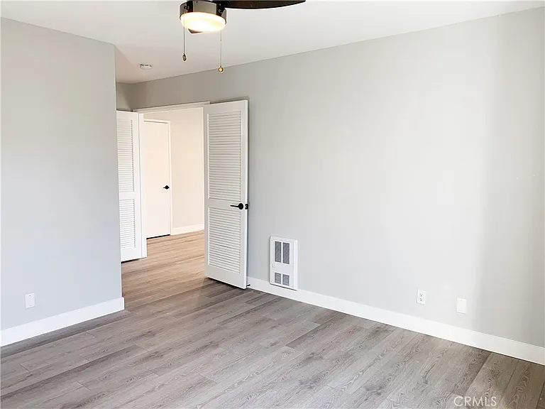 55 Streamwood — Photo 16