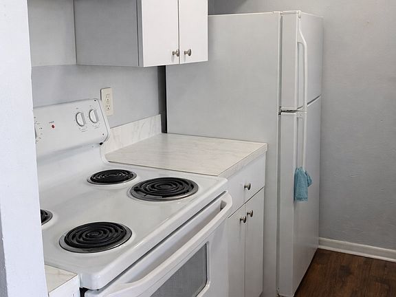 3rd image of 5741 SW 36th Ct
