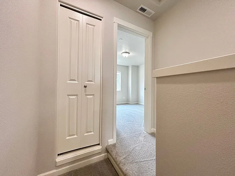 7211 NW Eleanor Ave — Photo 29