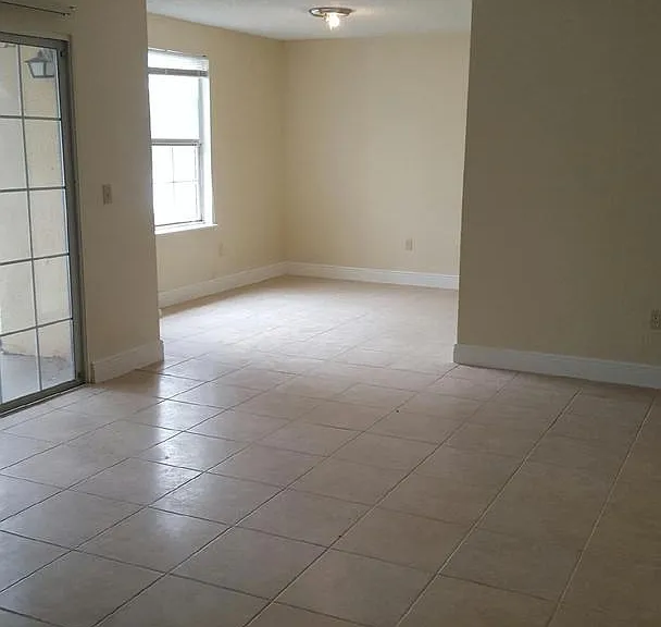 3934 Versailles Dr #B — Photo 3