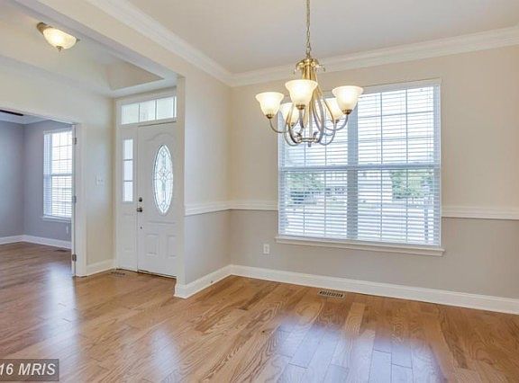3rd image of 9297 Hillis Ct