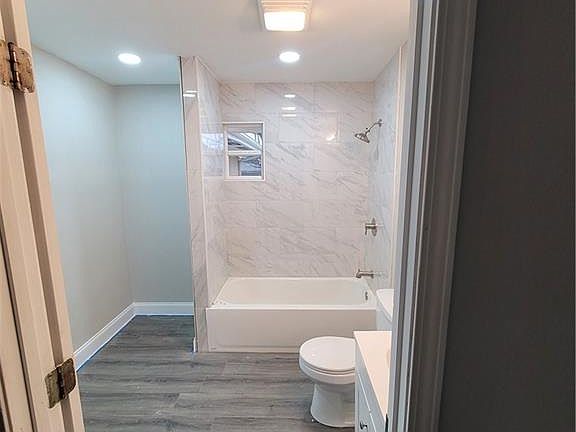 5th image of 5958 Vienna Ct