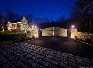 101 Hattertown Rd, Newtown, CT 06470