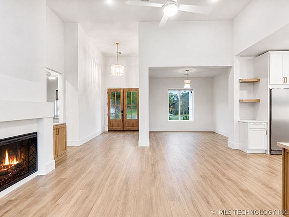 4th image of 12381 Lakeview Rd