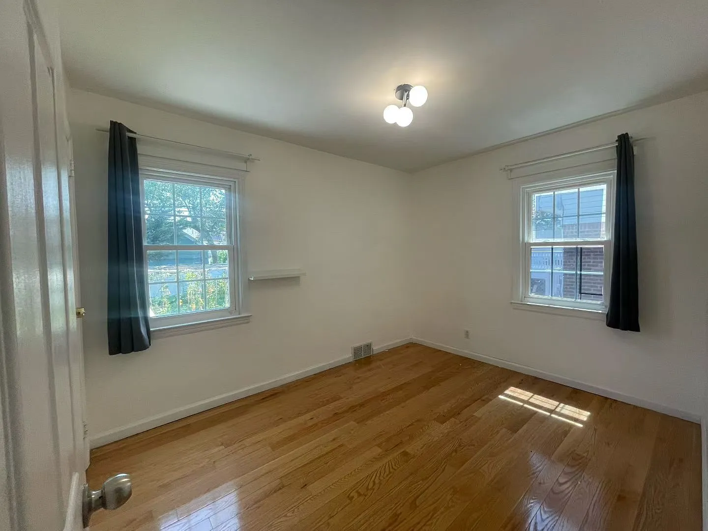 3 bed, 2.5 bath, $4,300 — Photo 3