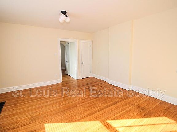 5th image of 2243 California Ave #2N