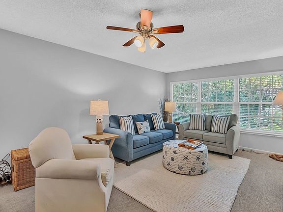 4th image of 900 Jasmine Ln #203B