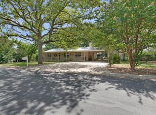 208 Oak Ln, Burnet, TX 78611