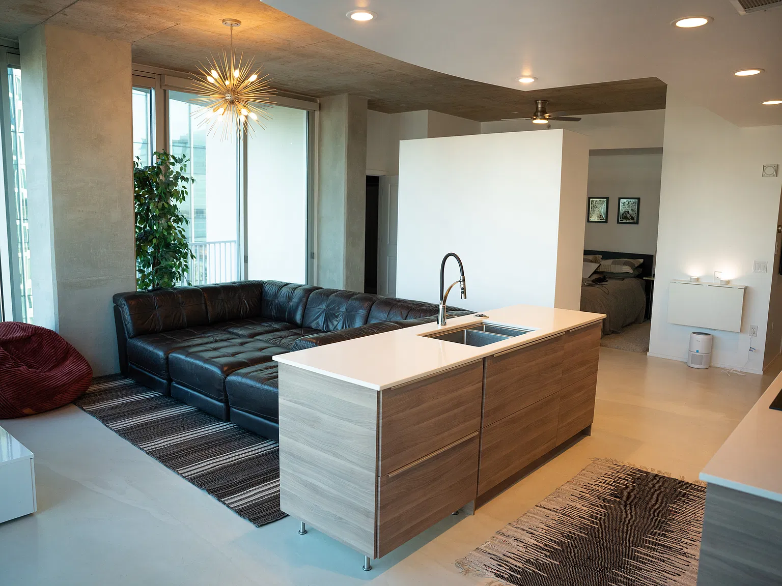 1 bed, 801 sqft, $3,600 — Photo 4