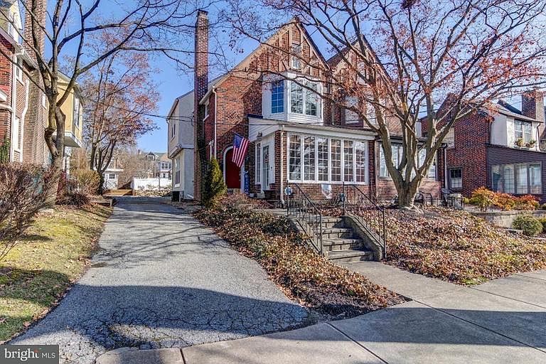 1st image of 2107 W 17th St