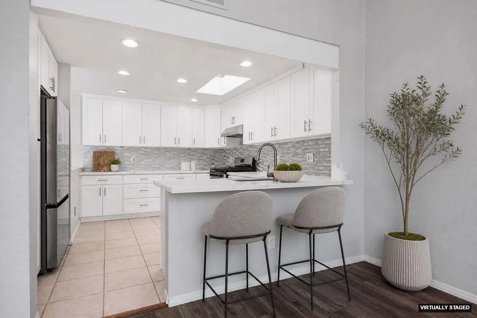 3 bed, 1561 sqft, $7,300 — Photo 4