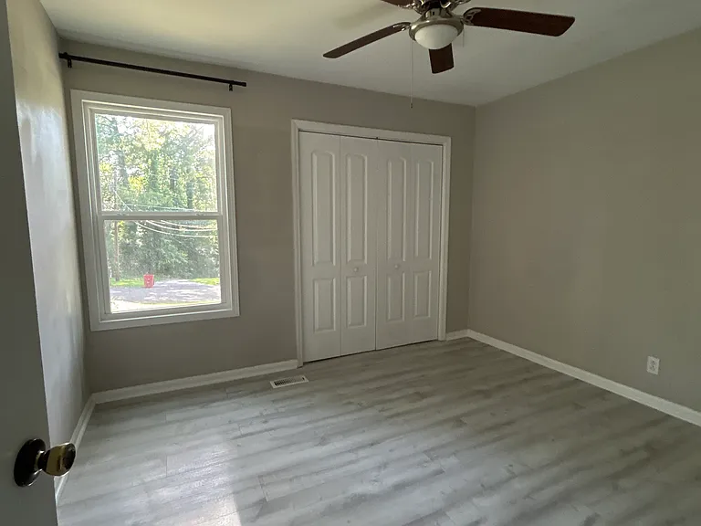555 Glencove Dr — Photo 19