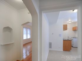 1108 E 82nd