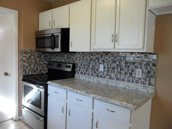 4th image of 8125 Silverdale Dr