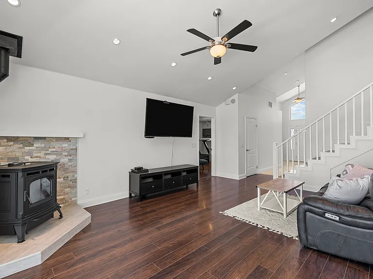 14625 Flintstone Dr — Photo 6