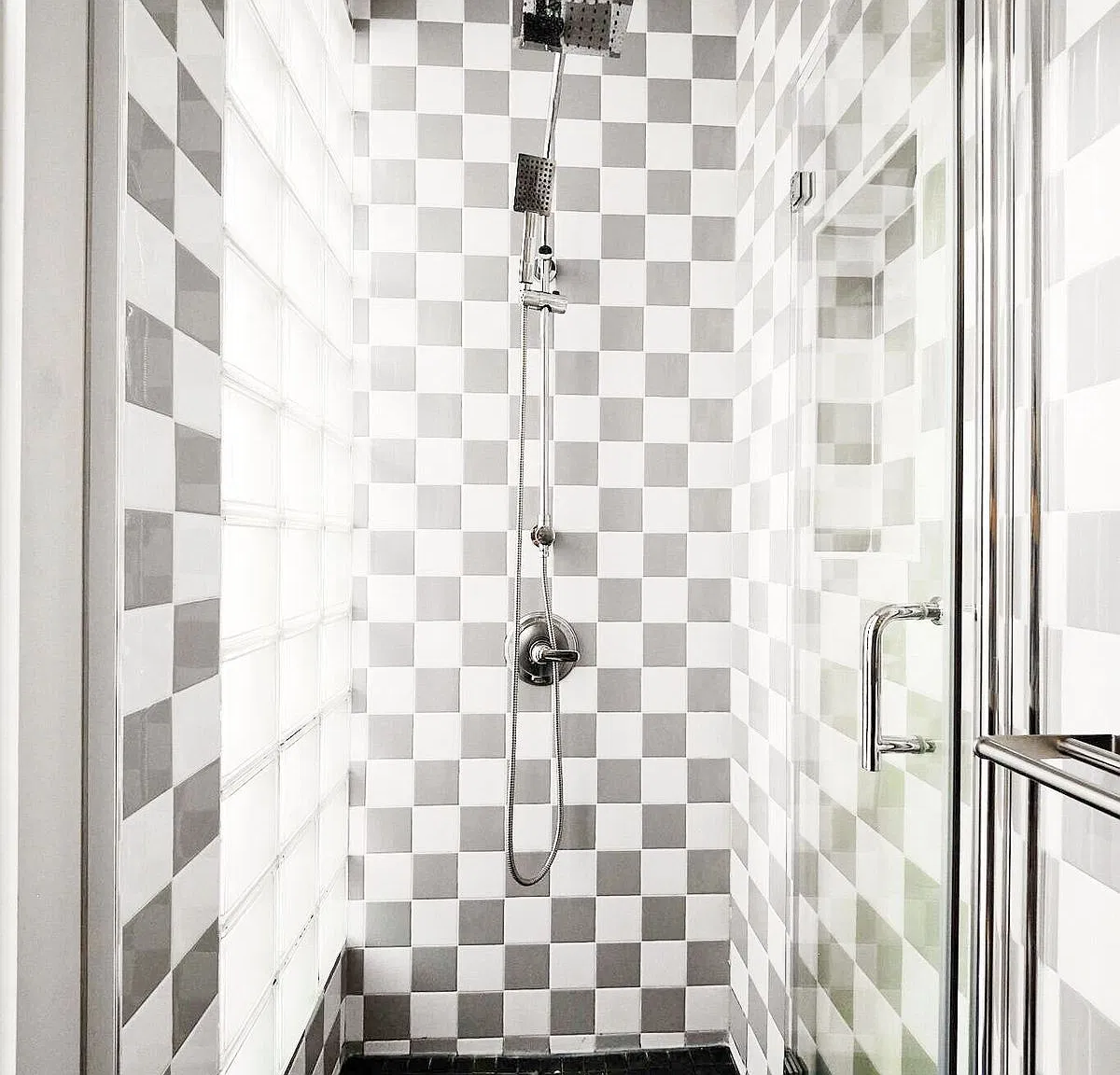 1716 Linden St — Photo 4