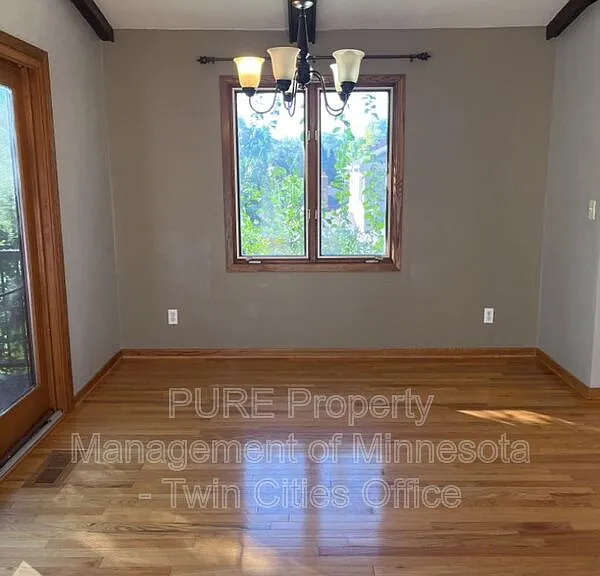 10025 Beard Ave S — Photo 6