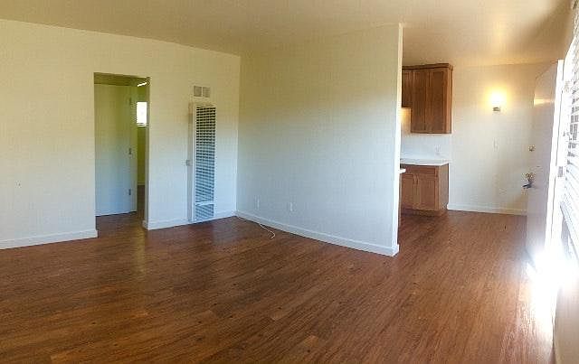 2nd image of 411 E Micheltorena St APT E