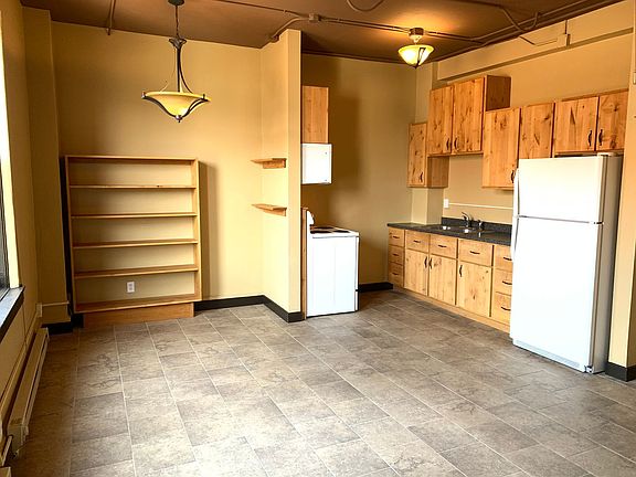 2nd image of 21 N Last Chance Gulch APT 3G