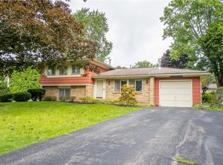 49 Gateway Rd, Rochester, NY 14624