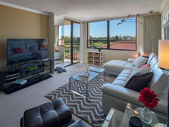 3rd image of 6210 Sun Blvd APT 301