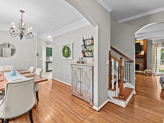 3rd image of 1506 Oak Park Dr