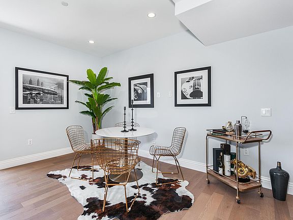 2nd image of 2939 Leeward Ave #312
