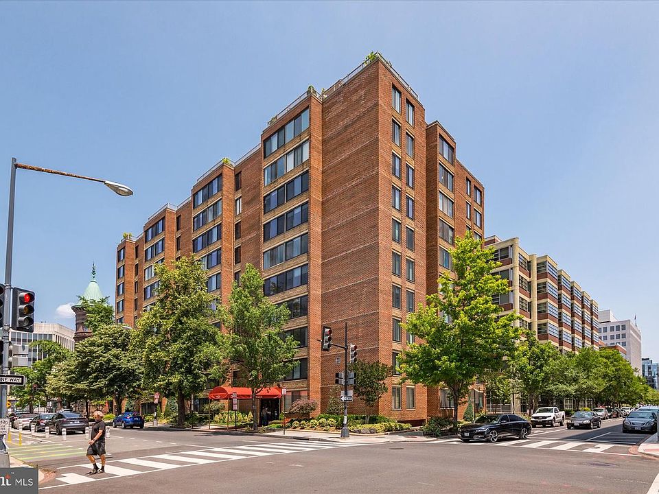 1st image of 1301 20th St NW APT 910