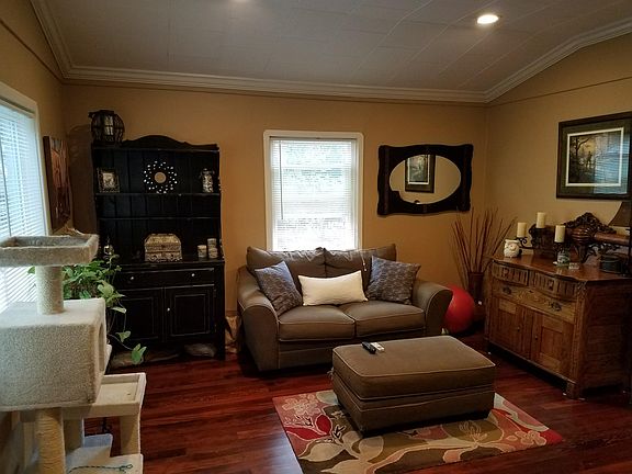 4th image of 432 Linden Ave