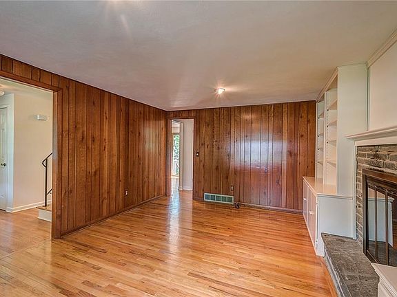 5th image of 7663 Harwich Dr