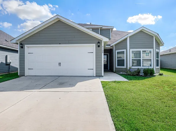 9720 Sierra Grande Dr, Fort Worth, TX 76140