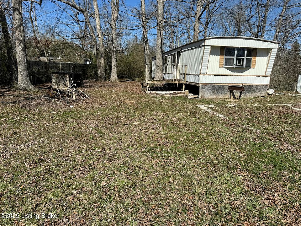 1st image of 132 Kings Lake Dr