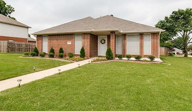 1st image of 2220 Mallard Ct