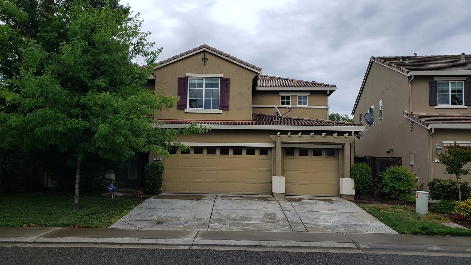 1237 Seymour Cir photo 1