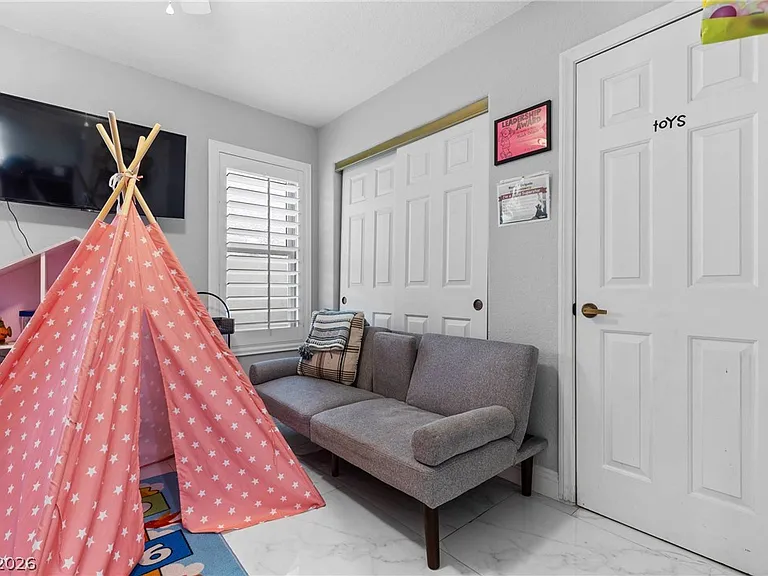 407 Crater Ct — Photo 18
