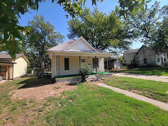 5th image of 821 S C St