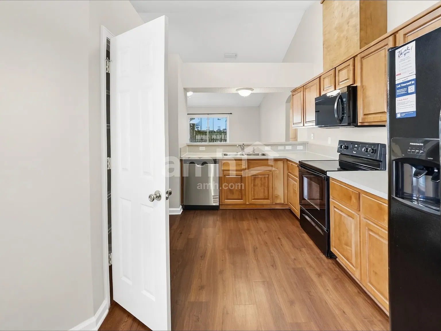 3 bed, 2.0 bath, 1436 sqft, $1,885 — Photo 4