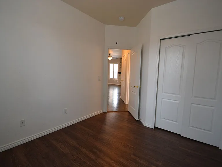 2721 Crooked Vine Ct — Photo 8