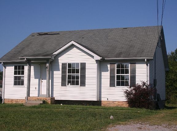 4th image of 410 Donna Dr