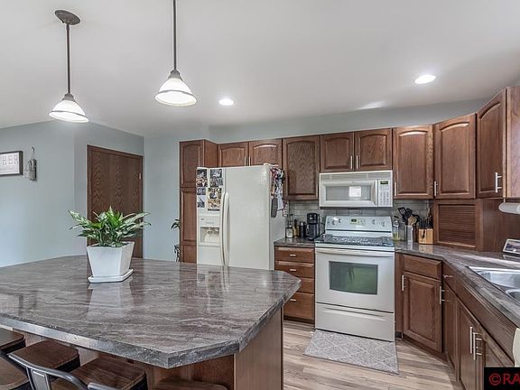 3rd image of 604 S Anna Ave