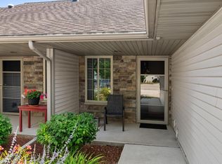537 Maple Leaf Ct, Manitowoc, WI 54220